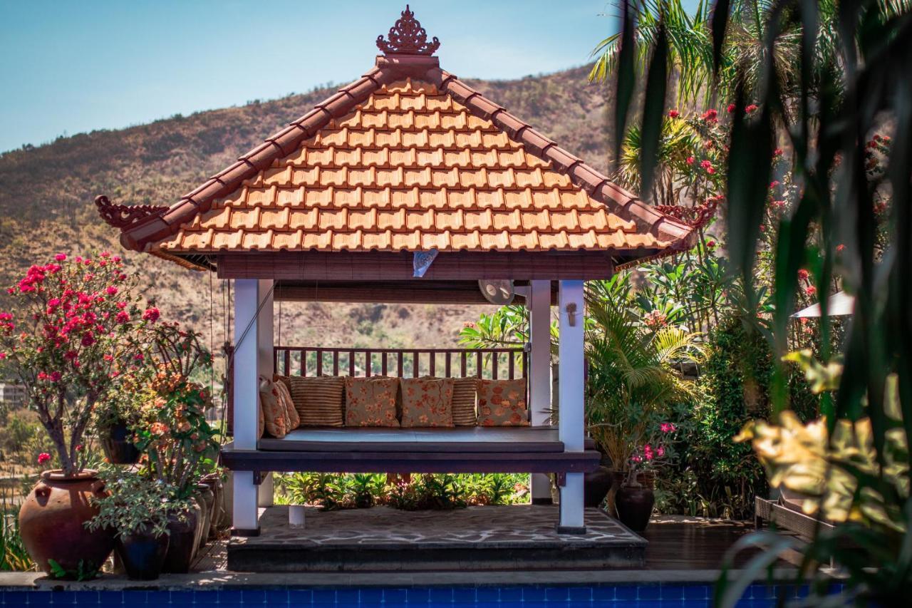 Villa Bukit Malas 3 アメッド エクステリア 写真