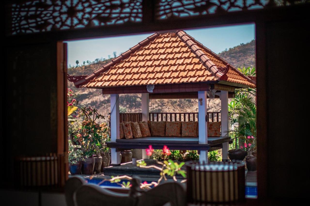 Villa Bukit Malas 3 アメッド エクステリア 写真